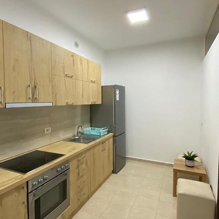 Anna'S Apartament Lushnje ภายนอก รูปภาพ