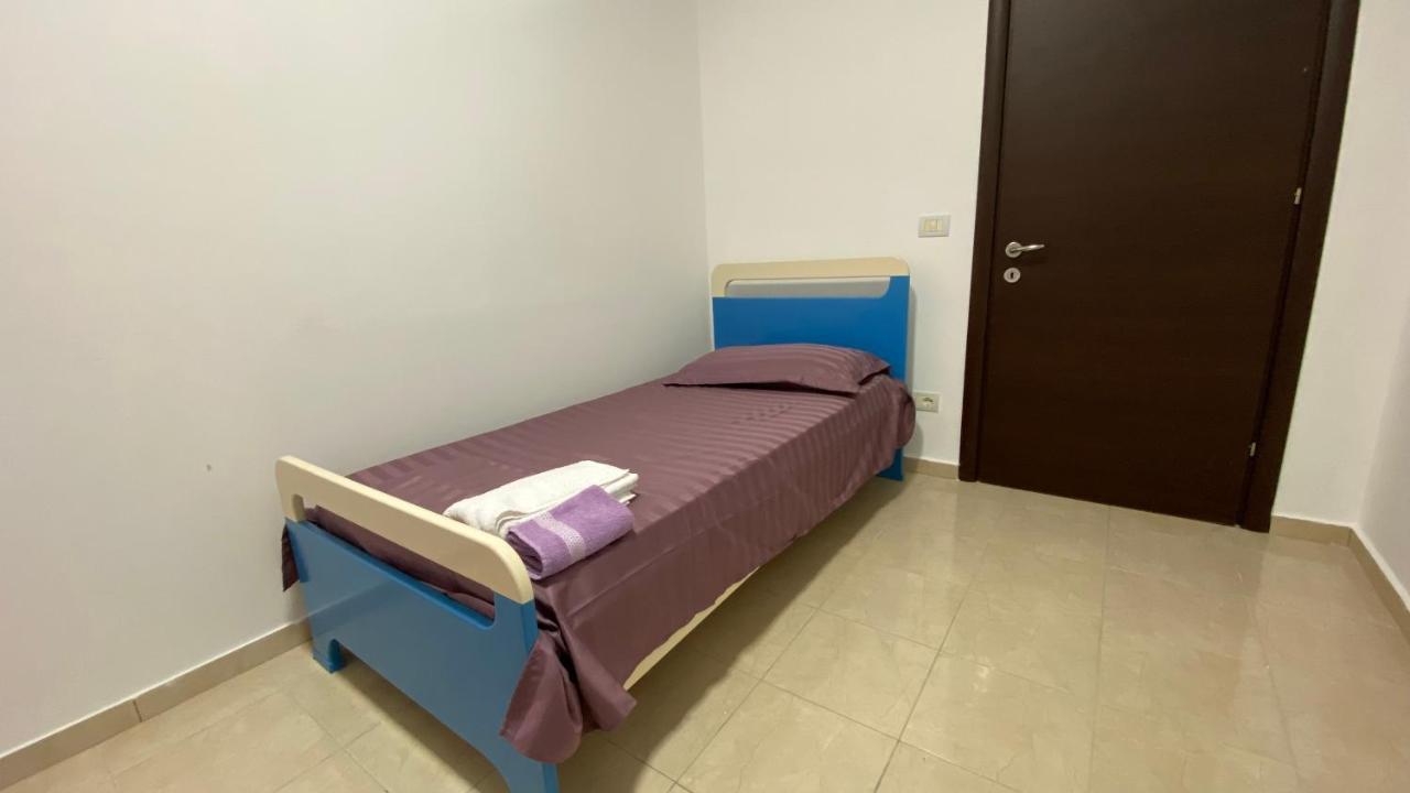 Anna'S Apartament Lushnje ภายนอก รูปภาพ